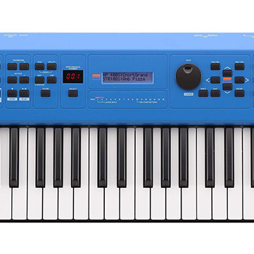 Yamaha MX61 II Blue